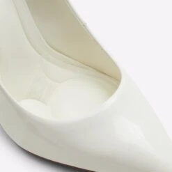 Disney X ALDO Stessy -ALDO Sales Store d100mstessy white 112 002 033 detail sq nt 2018x2018 e707e502 33fb 41dd b3db 347e502bfed5