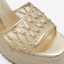 Aldo Dellen -ALDO Sales Store dellen yellow 741 002 029 detail sq nt 2018x2018 2d50c869 c949 40e7 aa96 6175553a0e5b